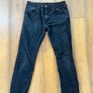 Levi’s Size 33 x 32